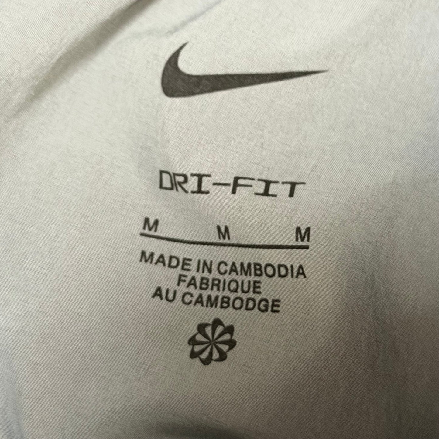 NIKE DRI-FIT ESSENTIEL [M]